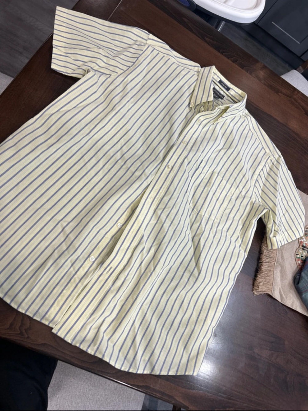 Men’s button down bundle - Picture 4 of 7